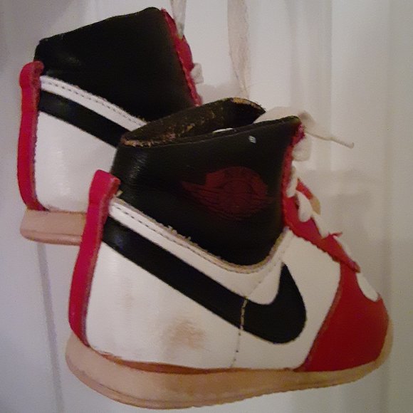 Original (OG) Nike Air Jordan 1 - Picture 4 of 8